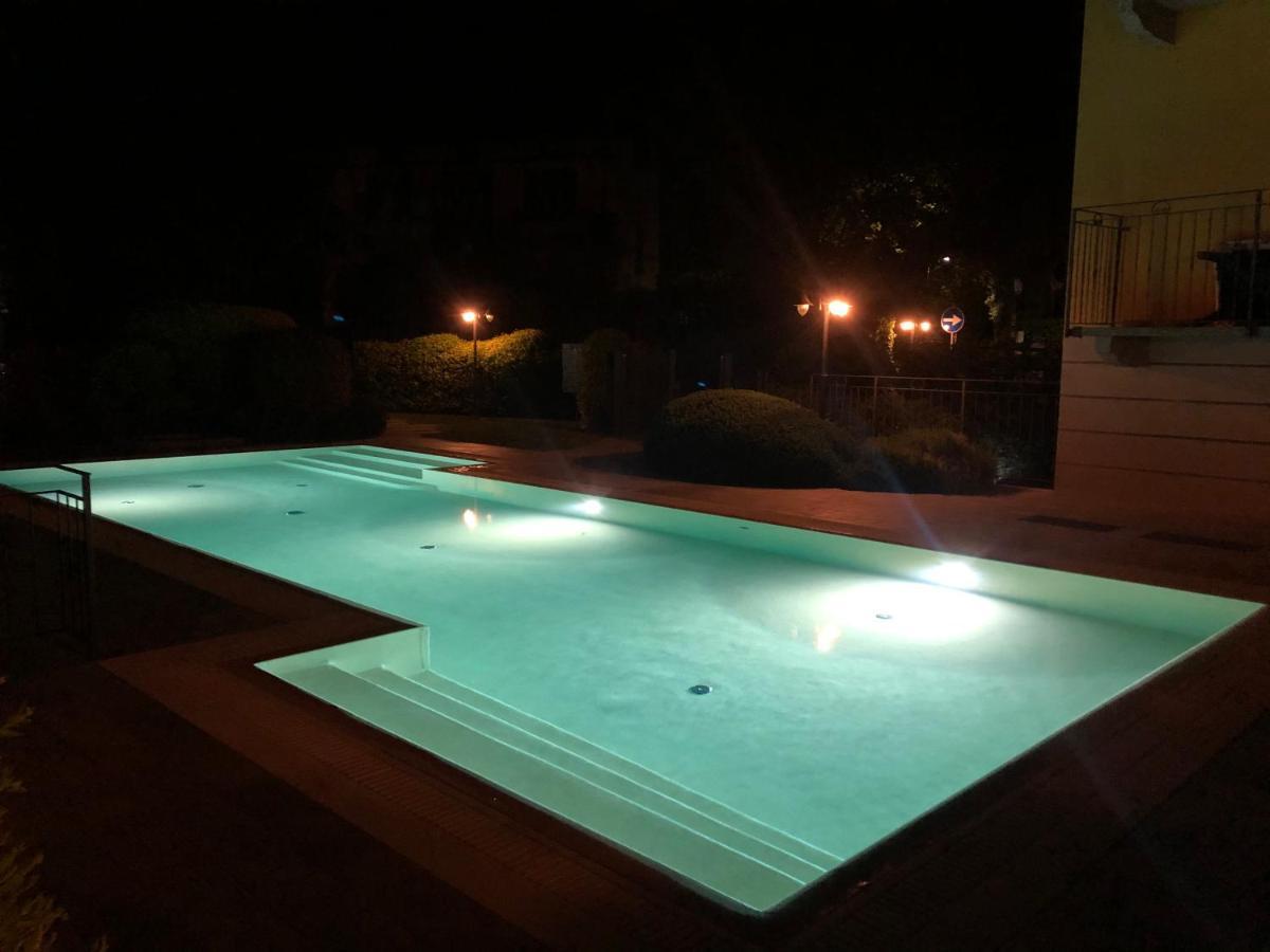 Bellagio Love Apartment Pool Near Lake Free Parking מראה חיצוני תמונה